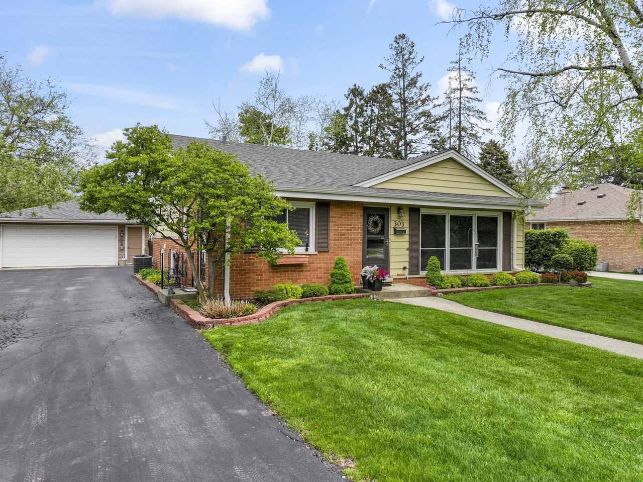 3N303 N Emroy Avenue, Elmhurst, IL 60126
