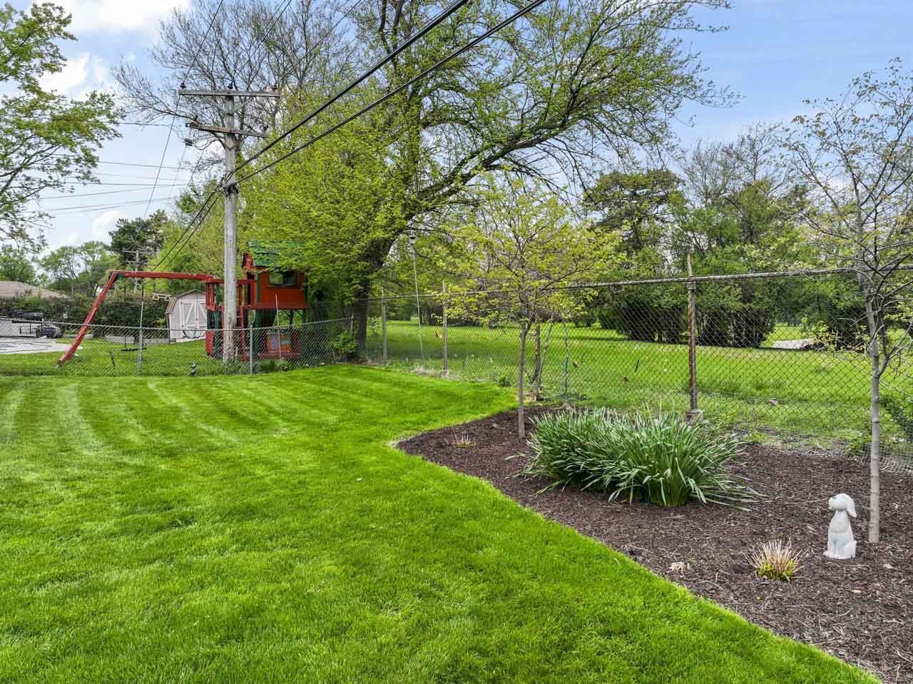 3N303 N Emroy Avenue, Elmhurst, IL 60126