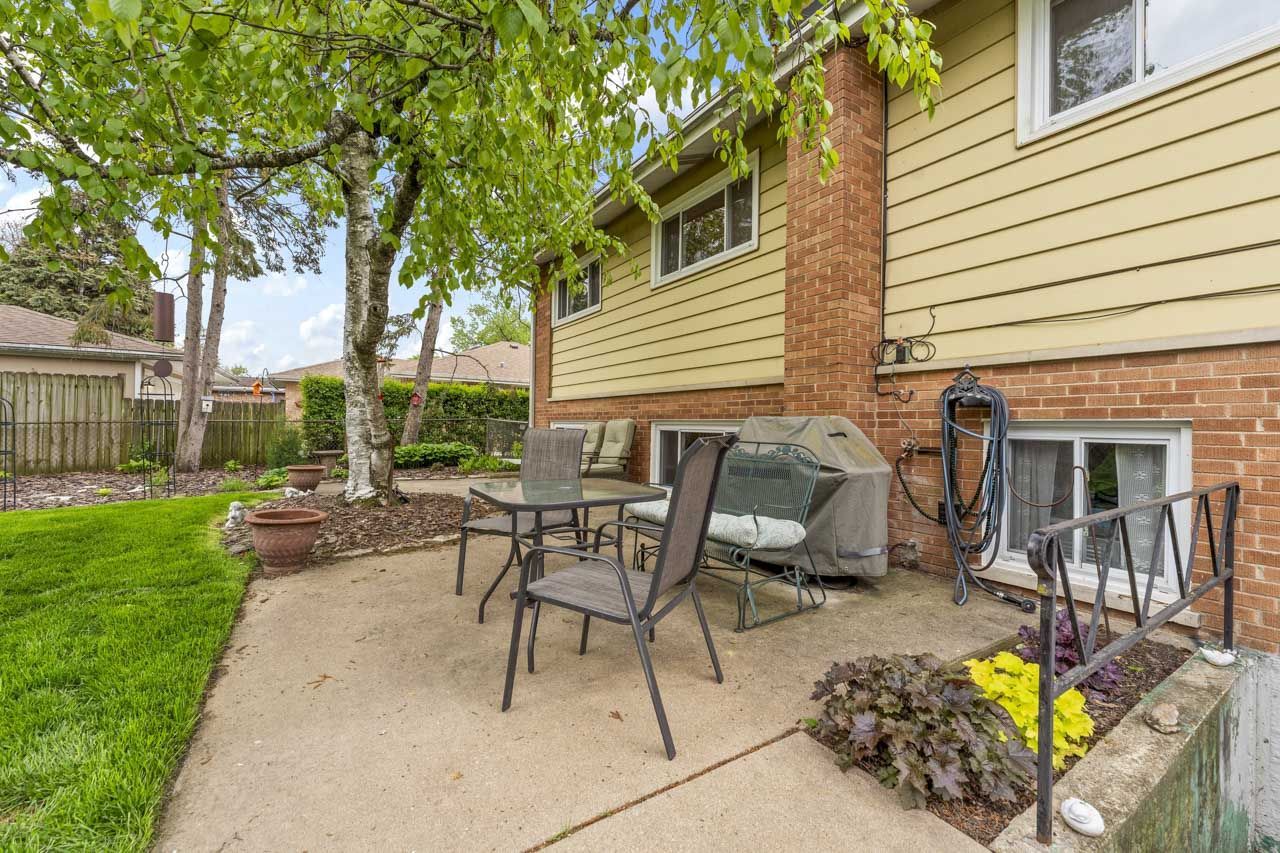 3N303 N Emroy Avenue, Elmhurst, IL 60126