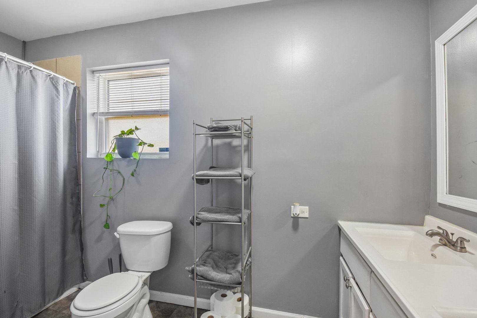 3009 Elisha Avenue, Zion, IL 60099