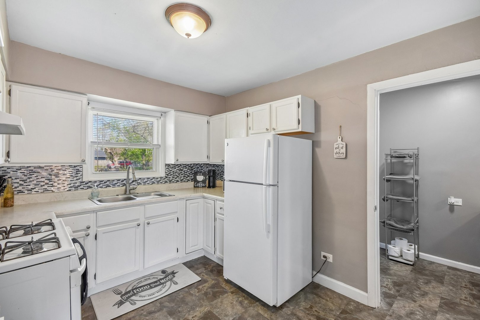 3009 Elisha Avenue, Zion, IL 60099