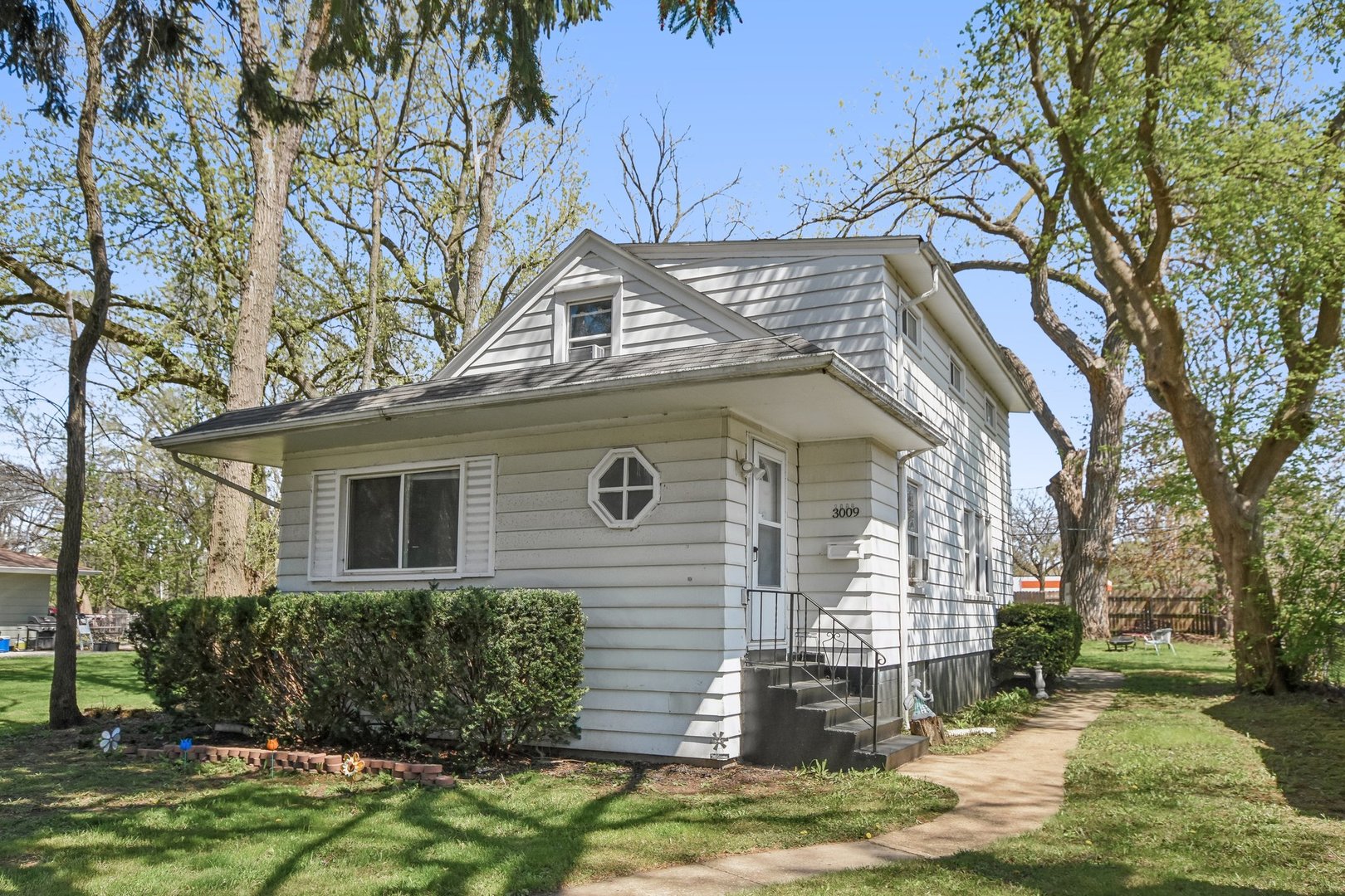 3009 Elisha Avenue, Zion, IL 60099