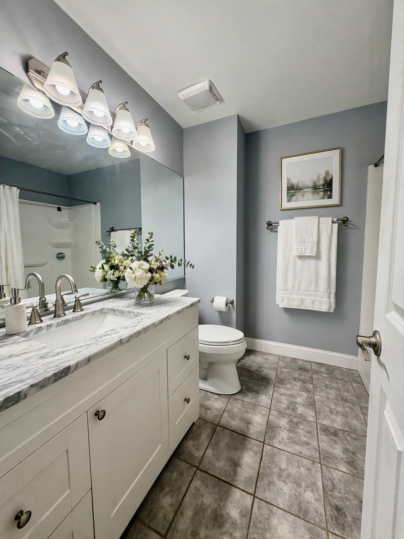 345 Gregory Street, Aurora, IL 60504