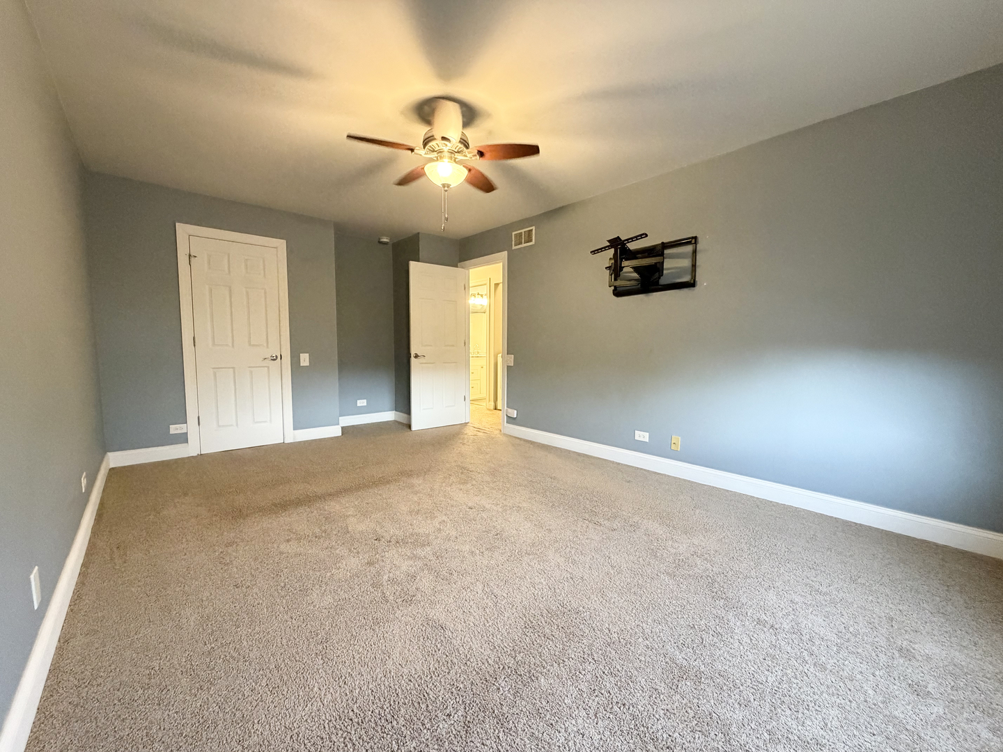 345 Gregory Street, Aurora, IL 60504