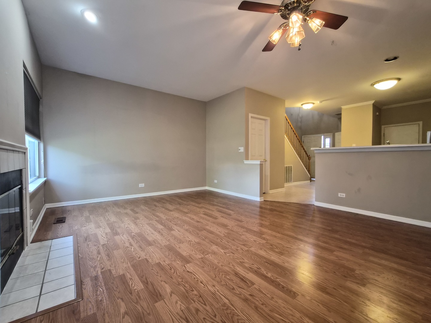 1015 Woodview Court #1015, Aurora, IL 60502
