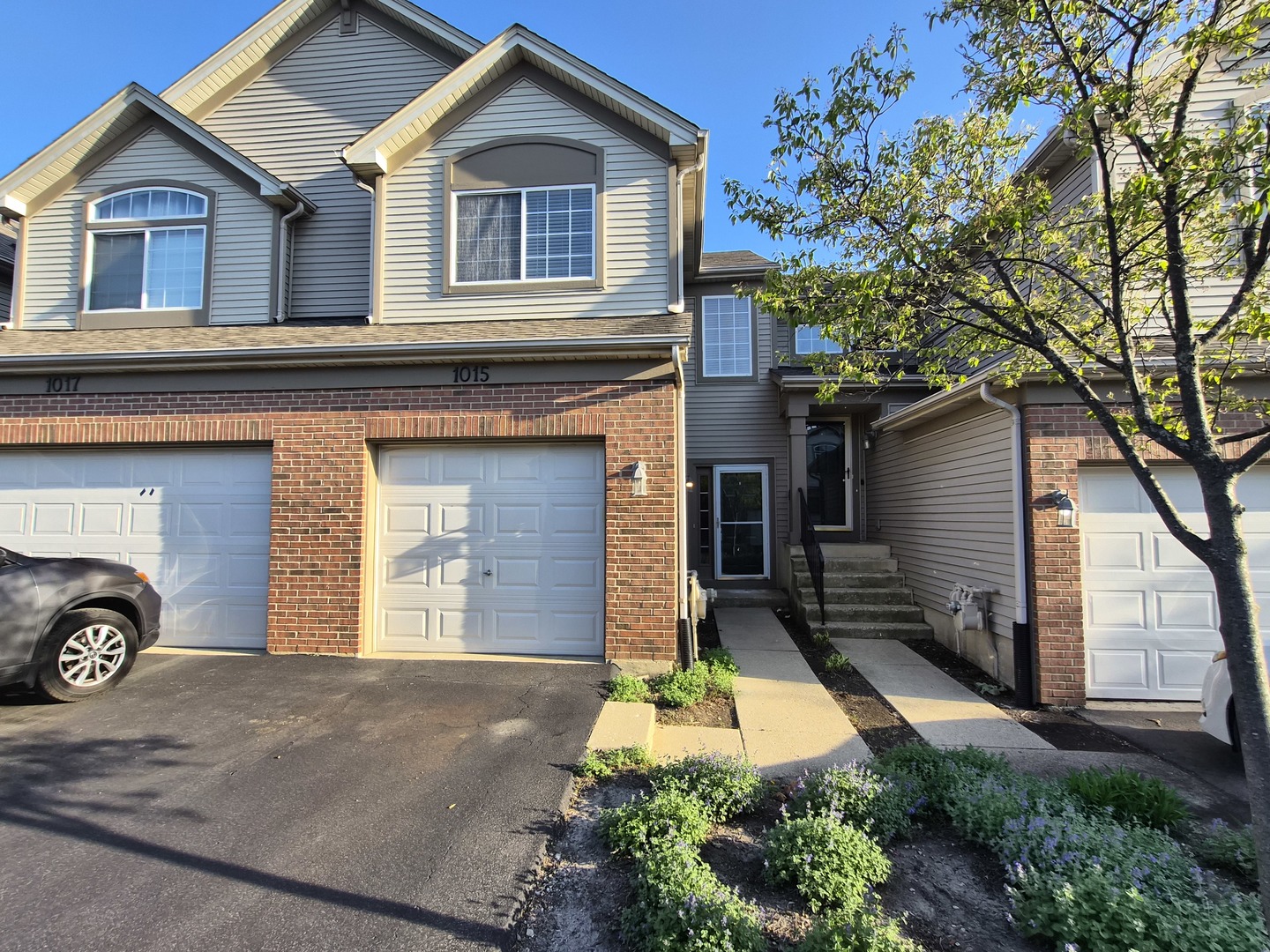 1015 Woodview Court #1015, Aurora, IL 60502