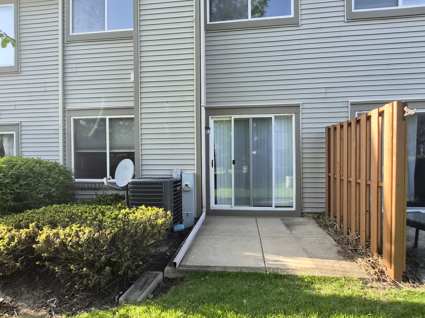 1015 Woodview Court #1015, Aurora, IL 60502