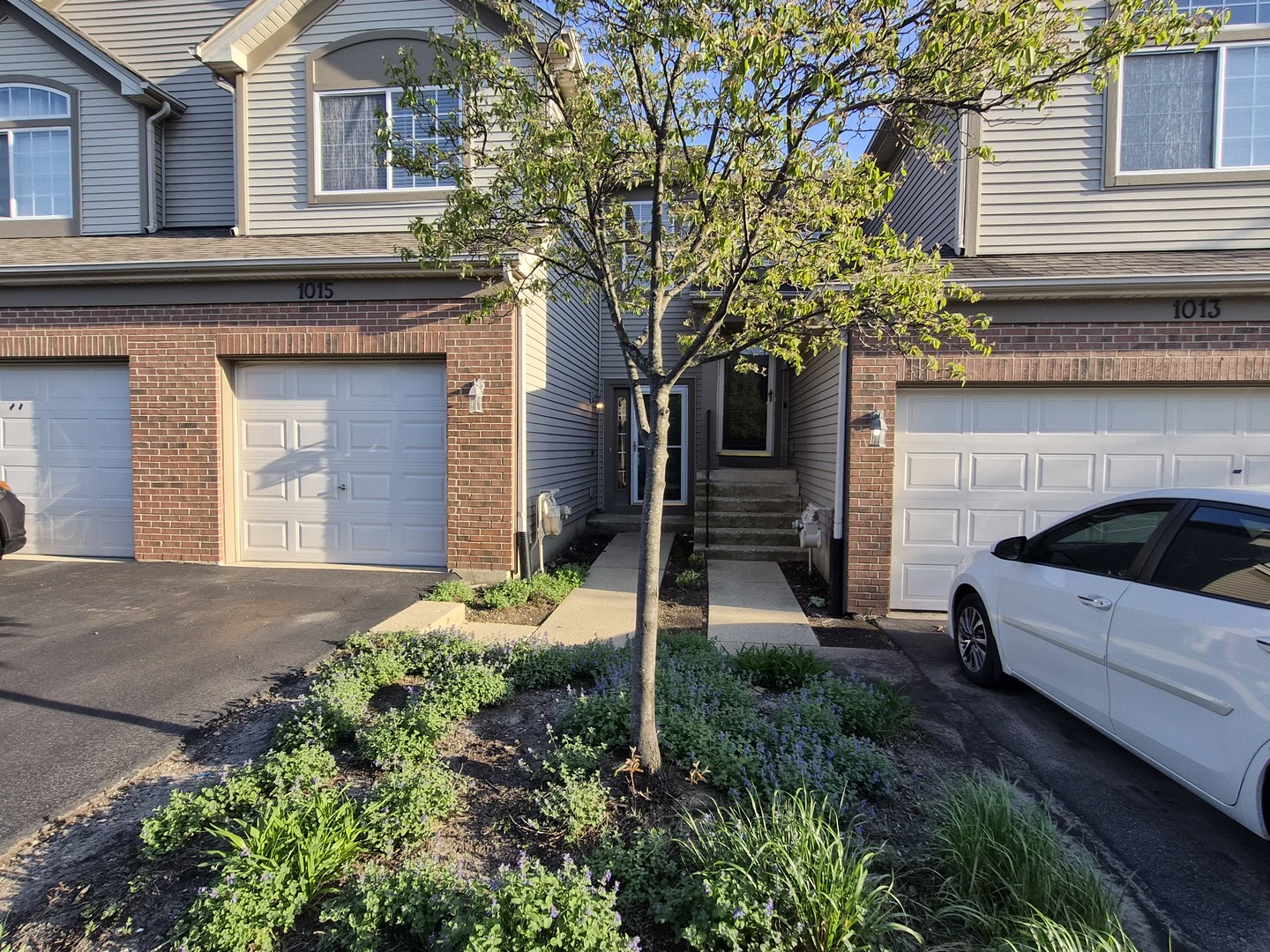 1015 Woodview Court #1015, Aurora, IL 60502