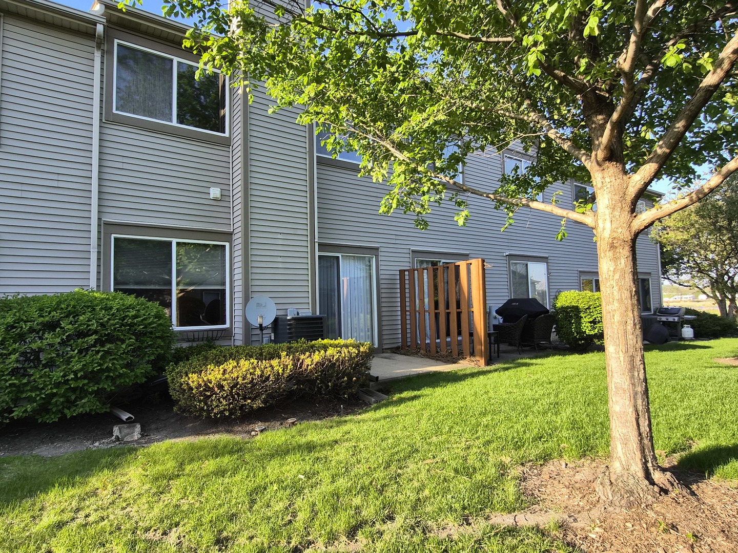 1015 Woodview Court #1015, Aurora, IL 60502
