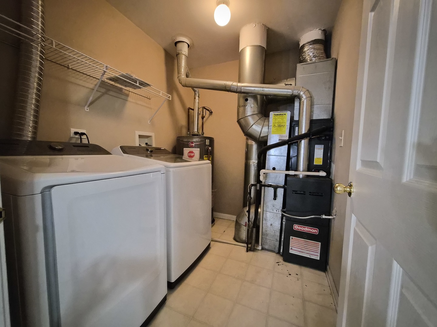1015 Woodview Court #1015, Aurora, IL 60502