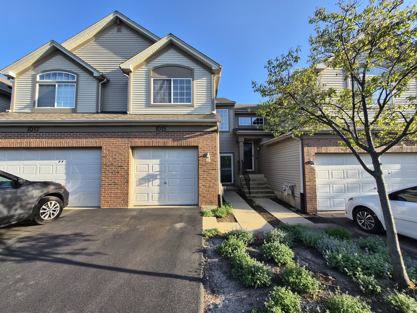 1015 Woodview Court #1015, Aurora, IL 60502