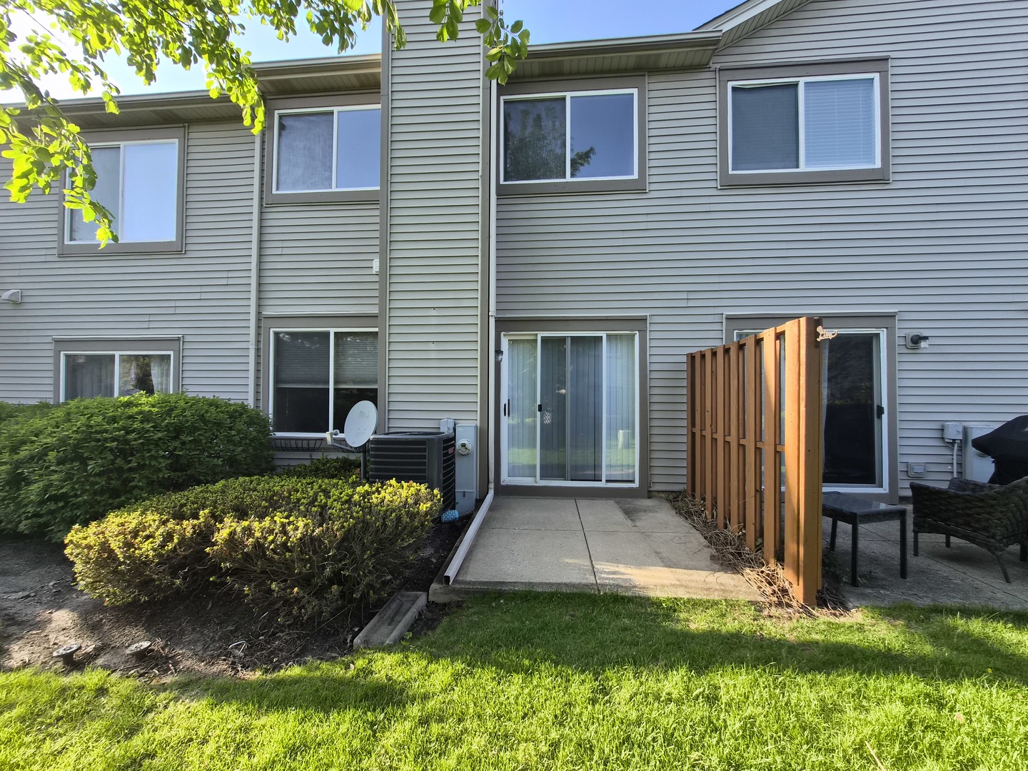 1015 Woodview Court #1015, Aurora, IL 60502