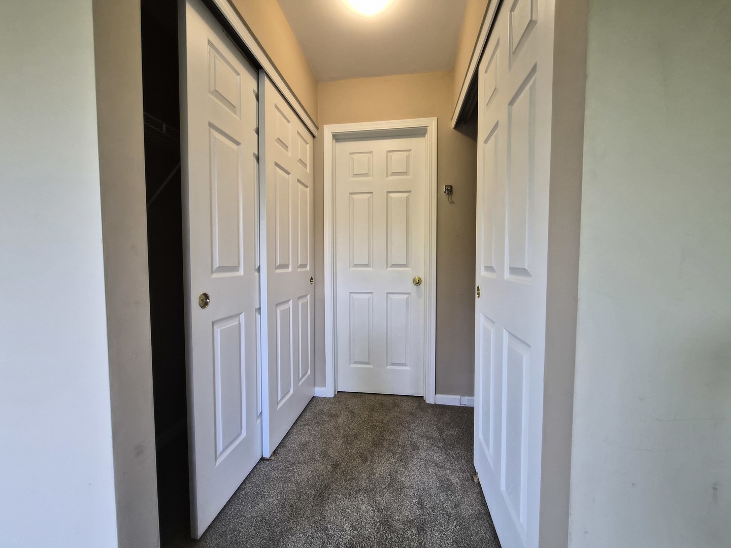 1015 Woodview Court #1015, Aurora, IL 60502