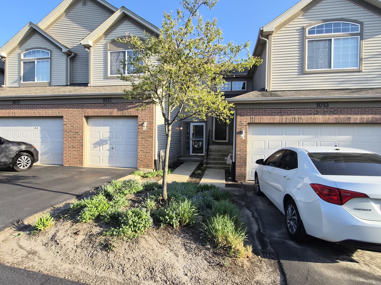 1015 Woodview Court #1015, Aurora, IL 60502