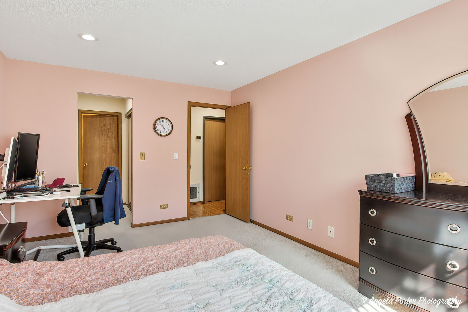 512 W Happfield Drive, Arlington Heights, IL 60004