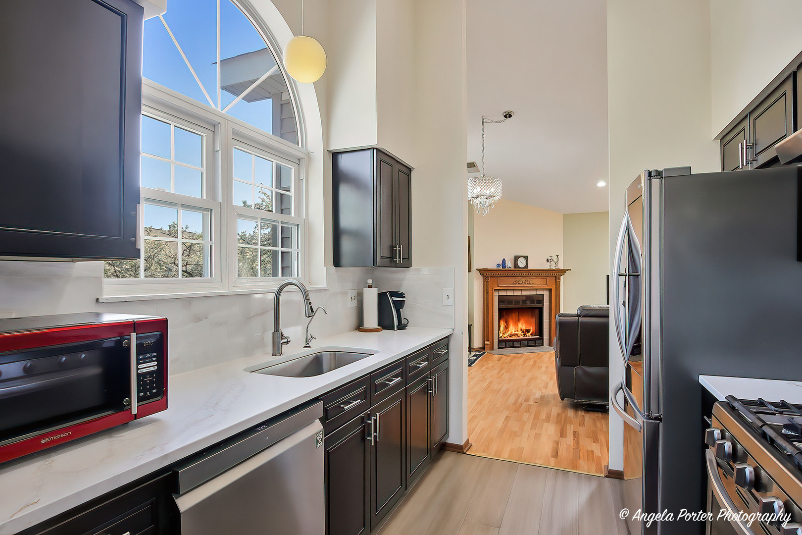 512 W Happfield Drive, Arlington Heights, IL 60004