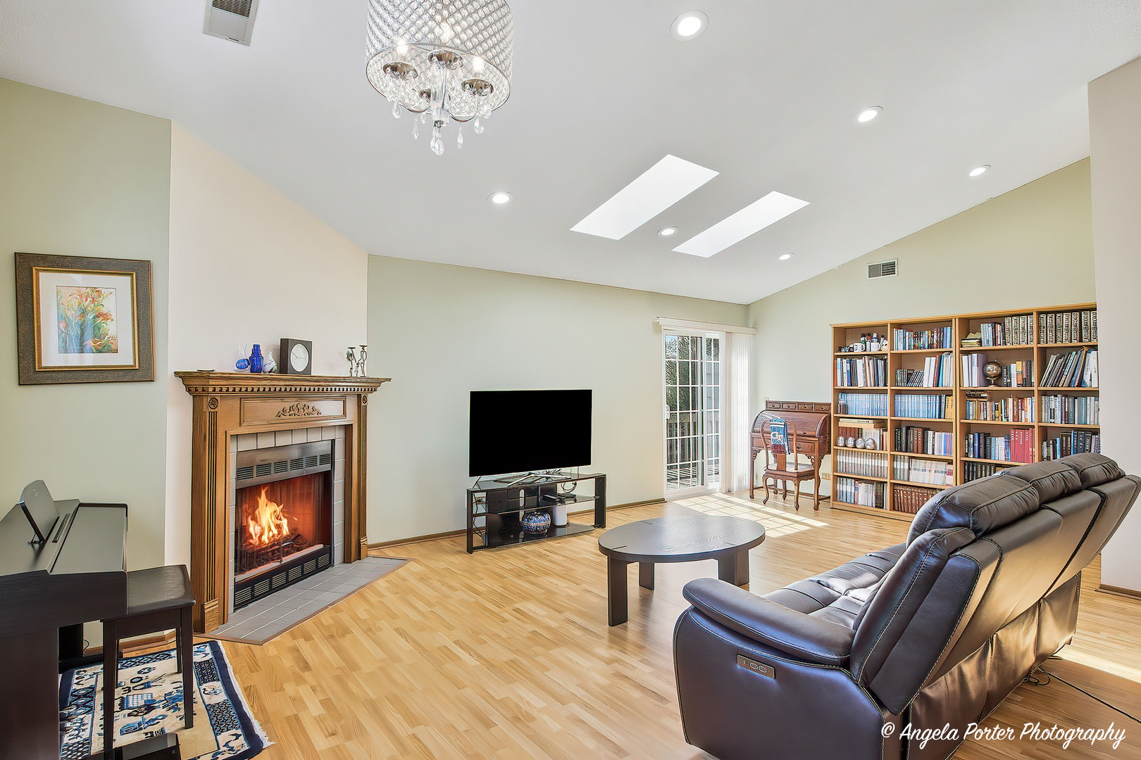 512 W Happfield Drive, Arlington Heights, IL 60004