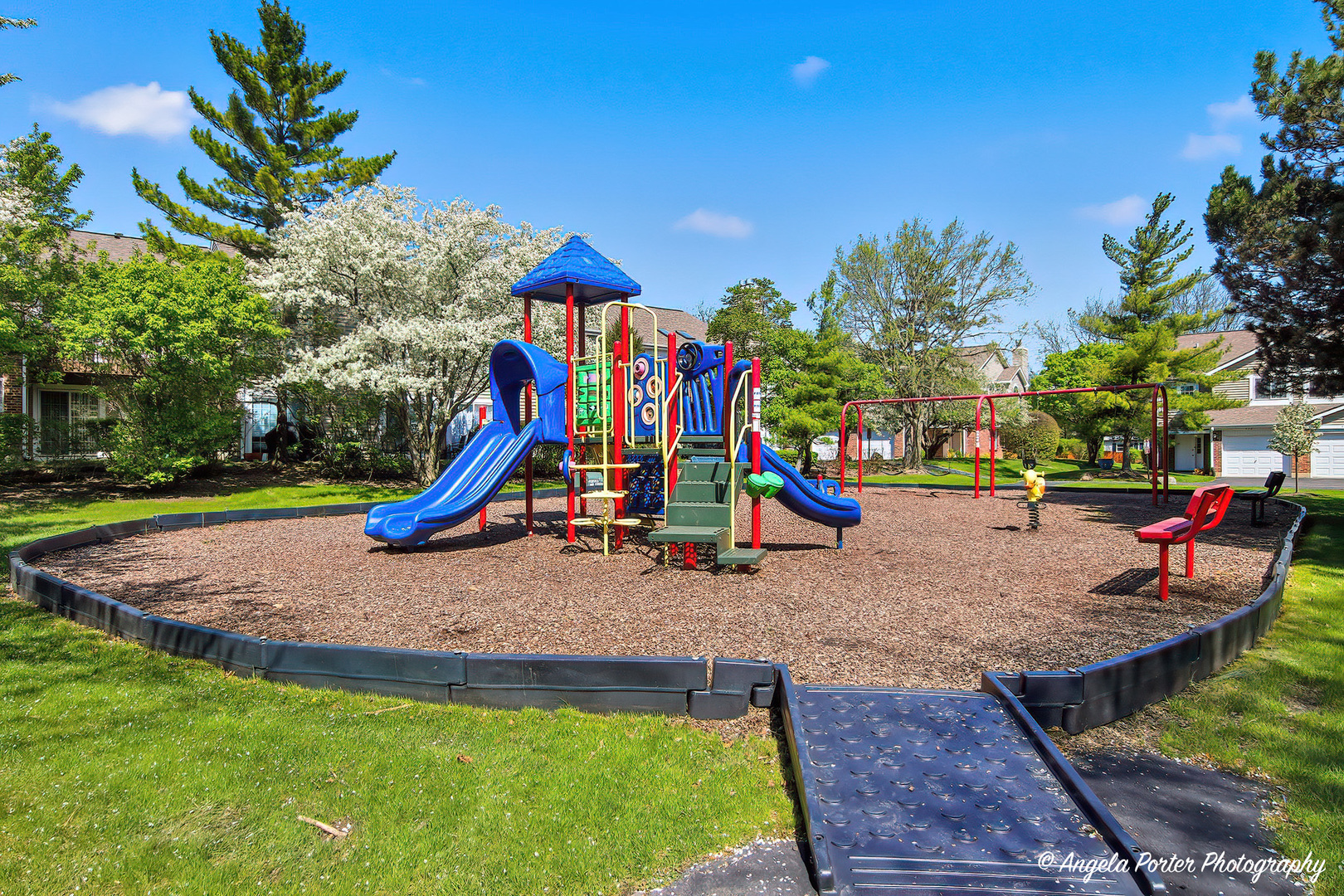 512 W Happfield Drive, Arlington Heights, IL 60004