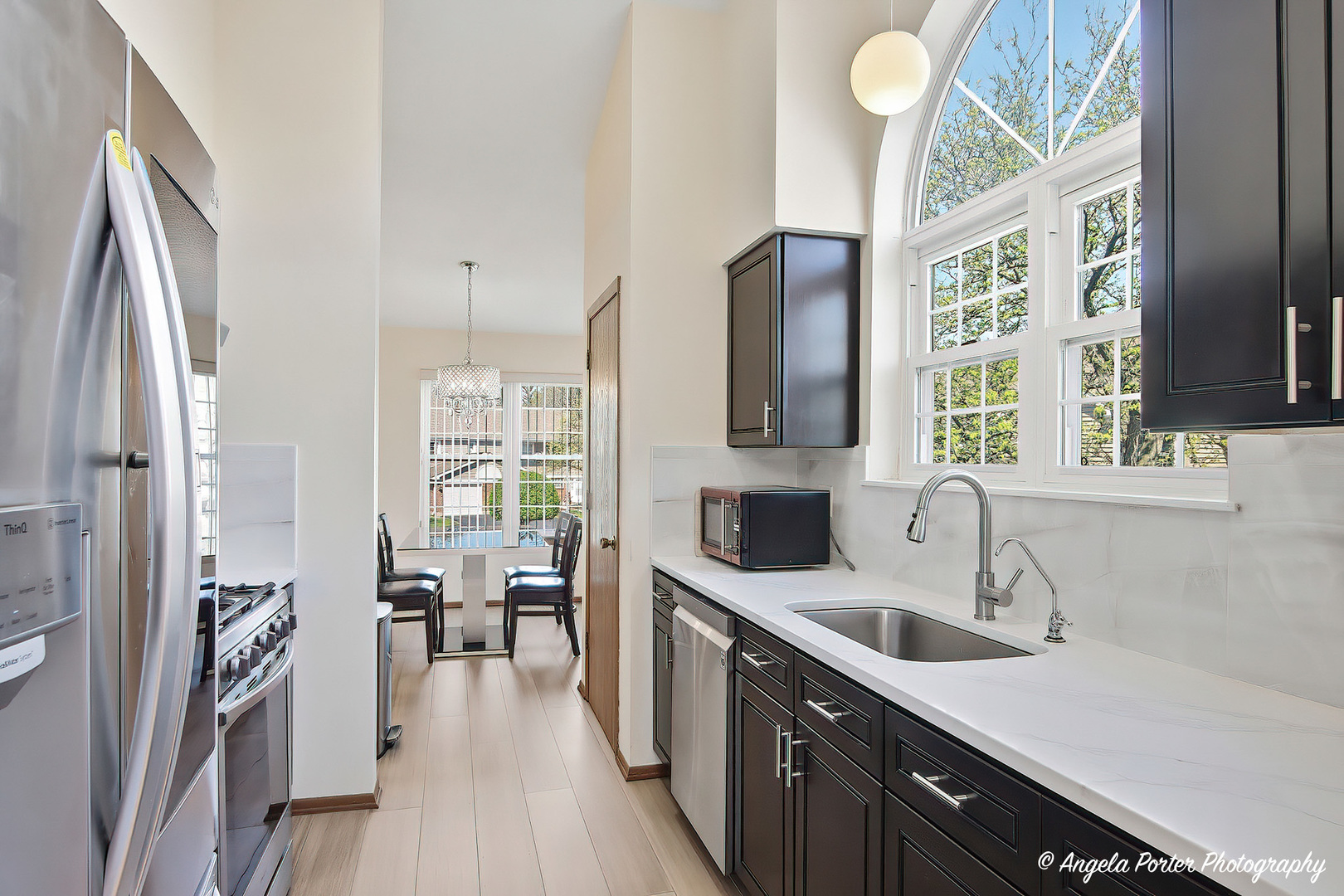 512 W Happfield Drive, Arlington Heights, IL 60004