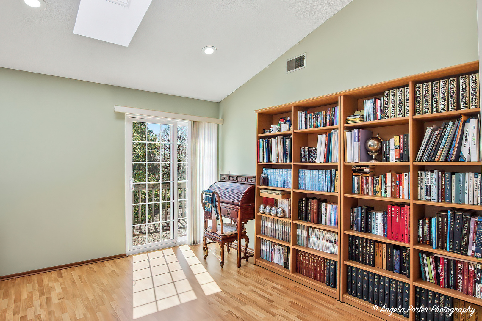 512 W Happfield Drive, Arlington Heights, IL 60004