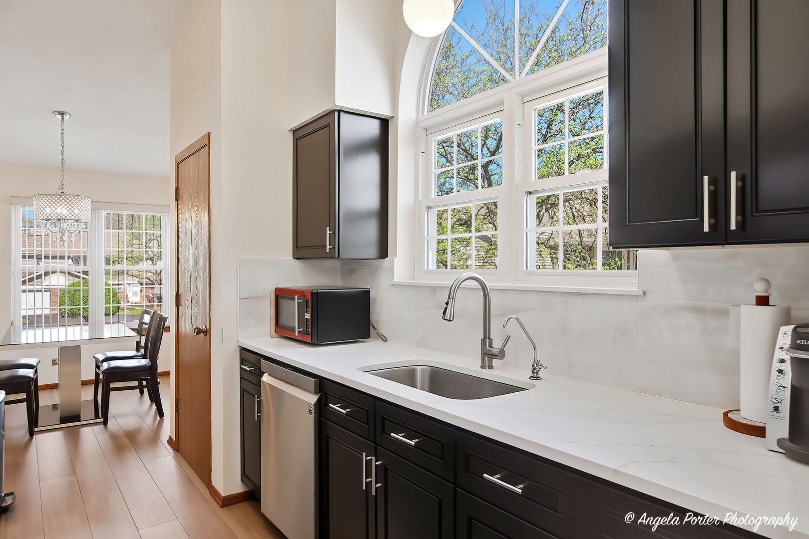 512 W Happfield Drive, Arlington Heights, IL 60004