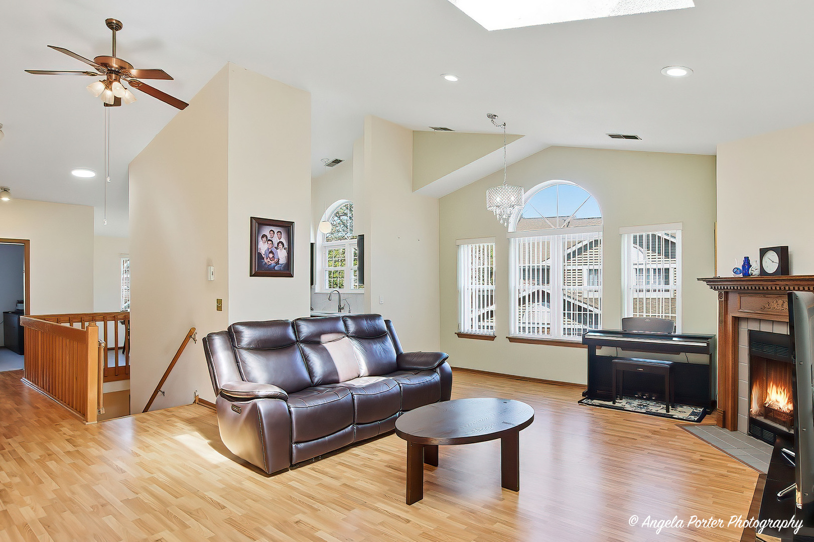 512 W Happfield Drive, Arlington Heights, IL 60004