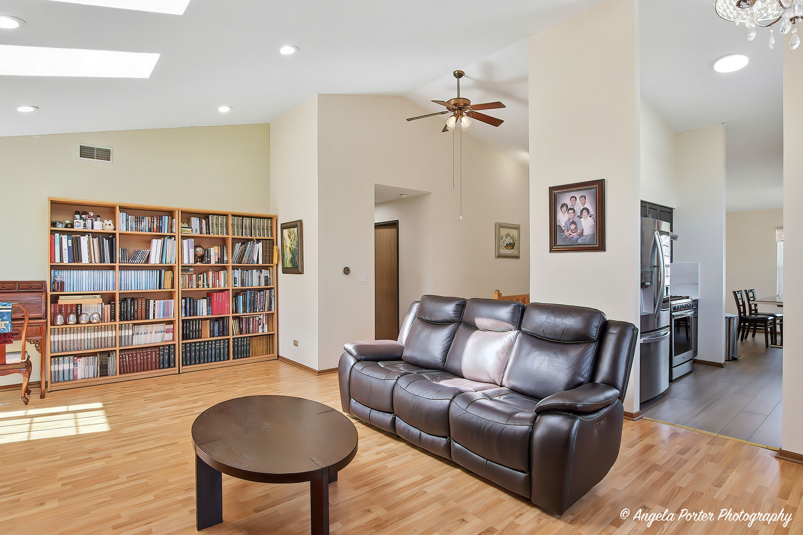 512 W Happfield Drive, Arlington Heights, IL 60004