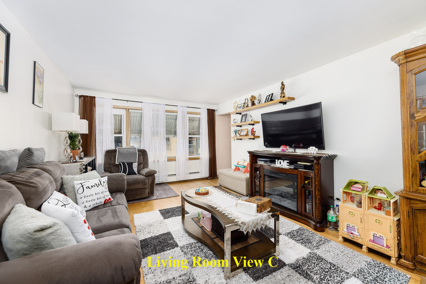 4401 N Newcastle Avenue, Harwood Heights, IL 60706