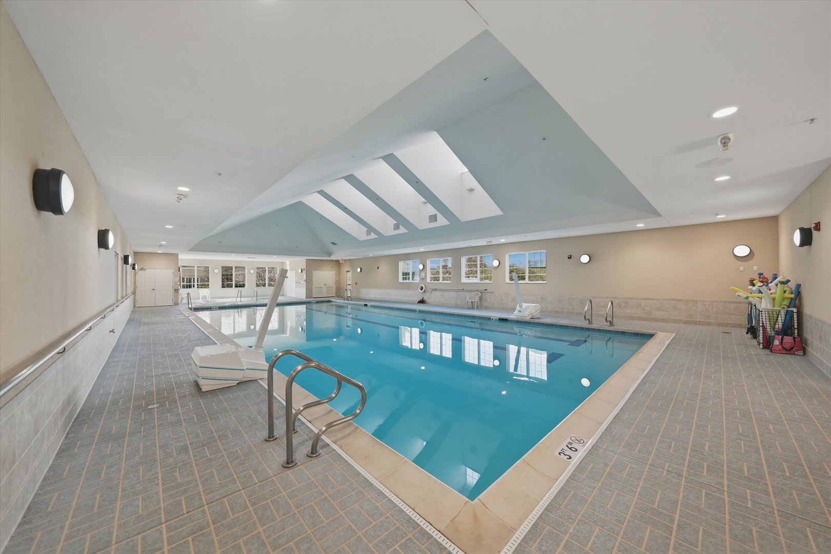 Naperville, IL 60564