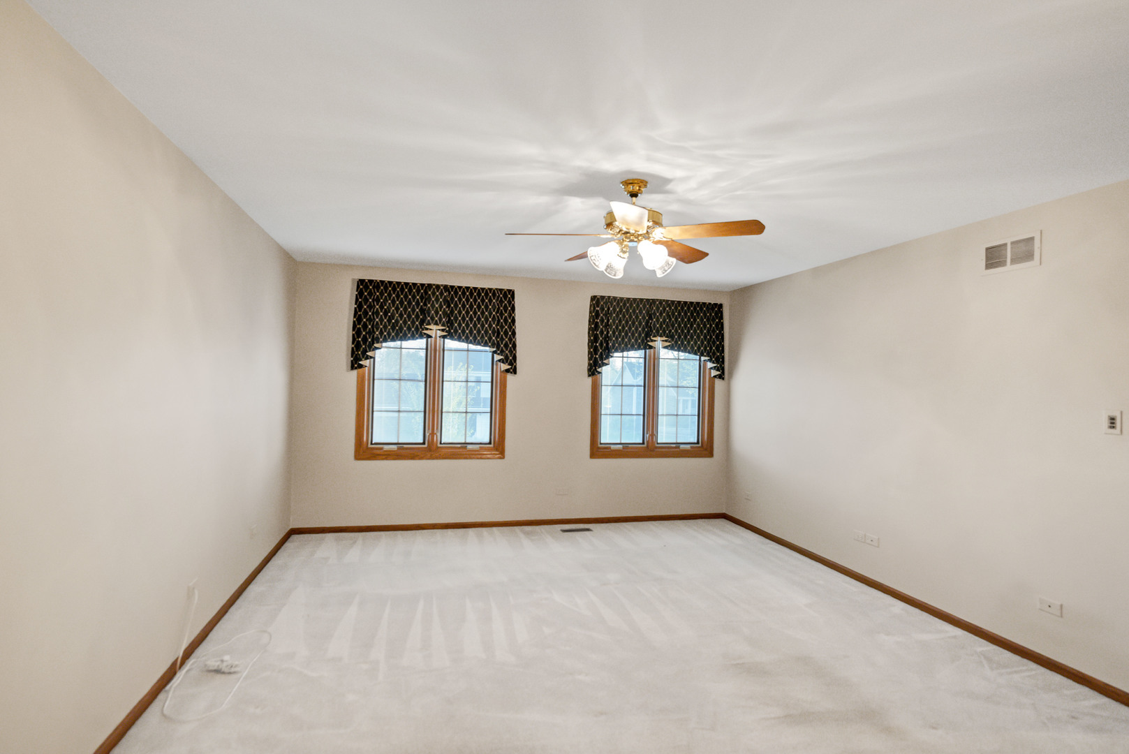 1813 Chippingham Road, Woodridge, IL 60517