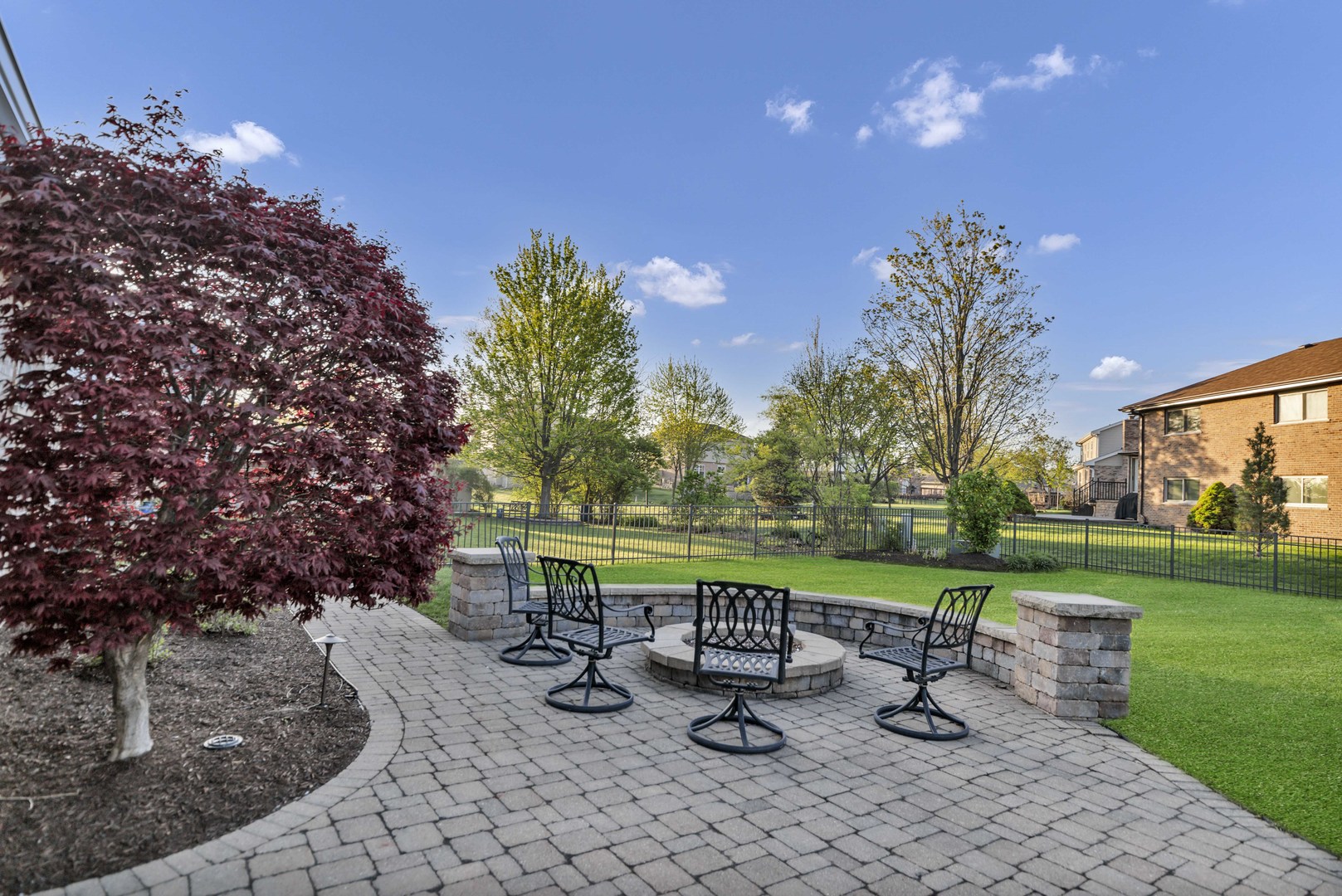 1813 Chippingham Road, Woodridge, IL 60517