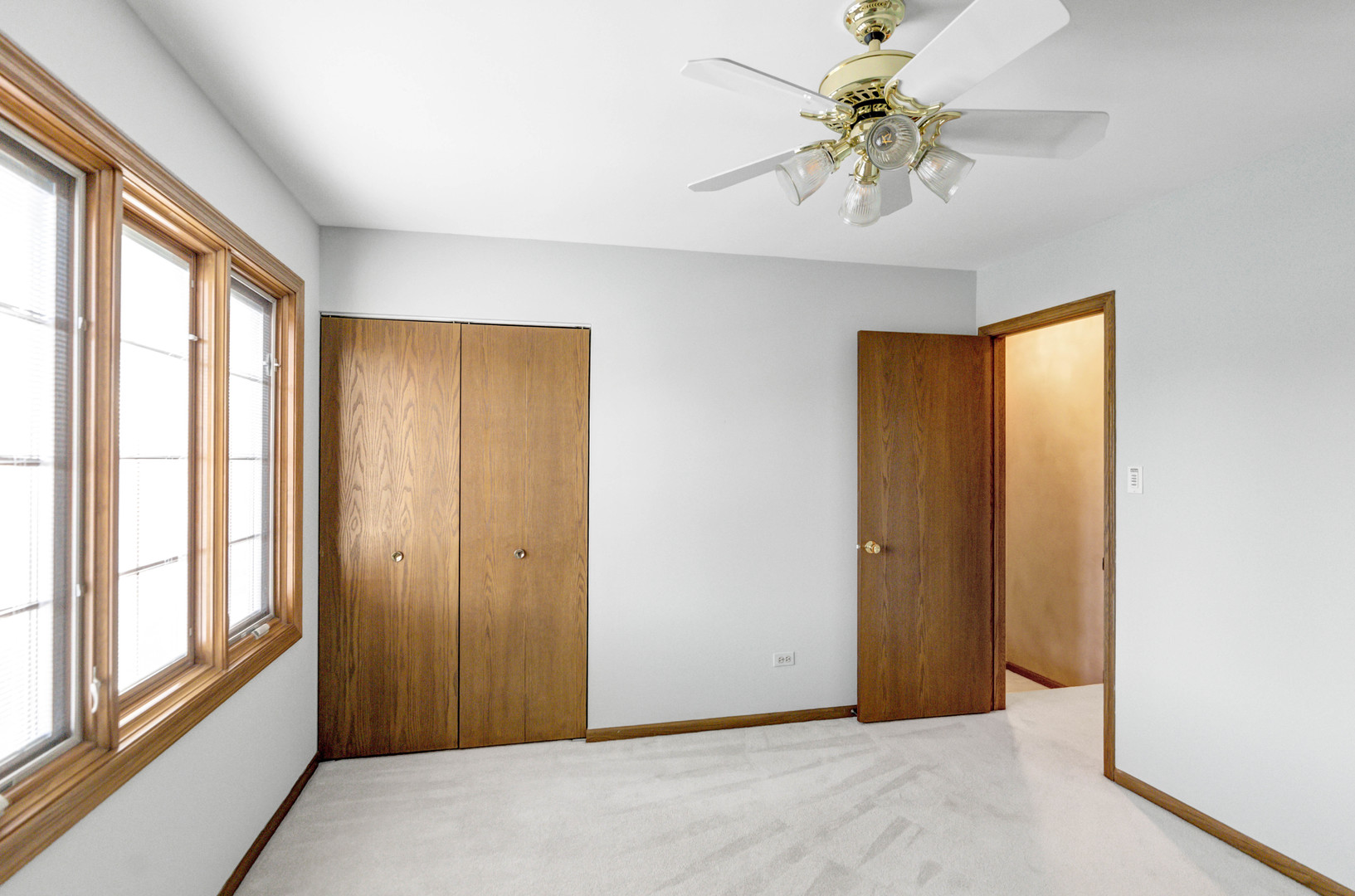 1813 Chippingham Road, Woodridge, IL 60517