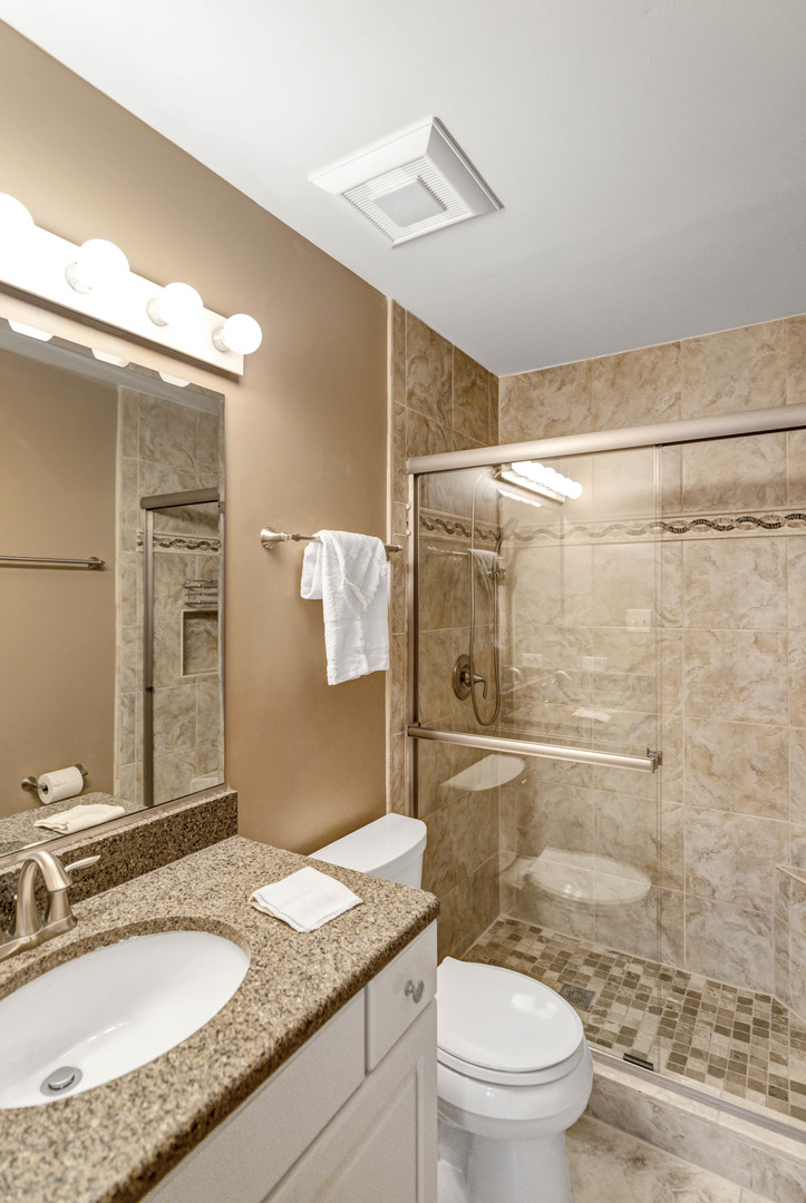 1813 Chippingham Road, Woodridge, IL 60517