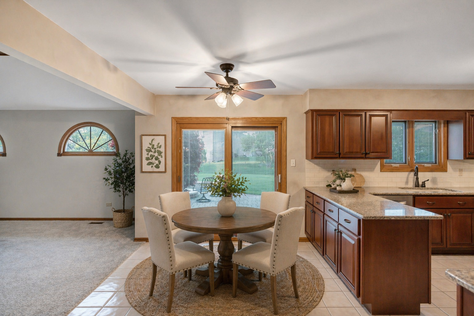 1813 Chippingham Road, Woodridge, IL 60517