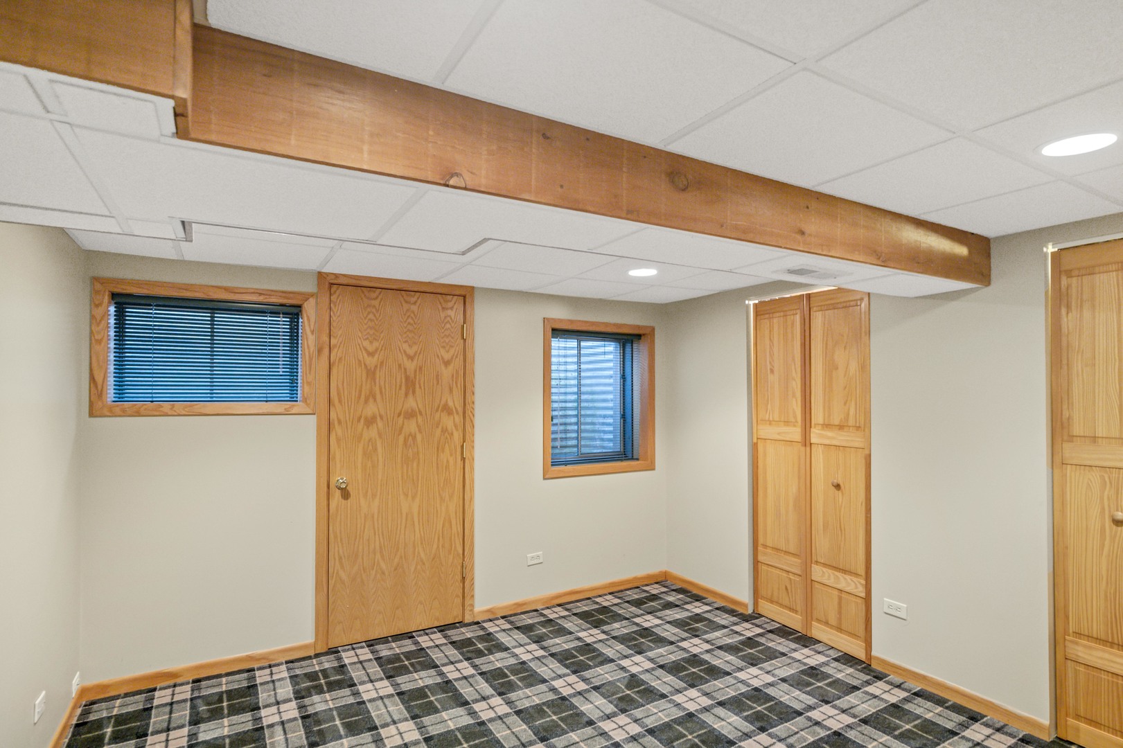 1813 Chippingham Road, Woodridge, IL 60517