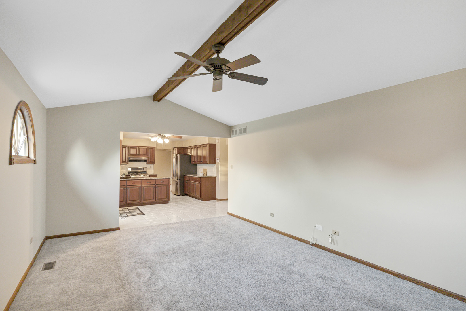 1813 Chippingham Road, Woodridge, IL 60517