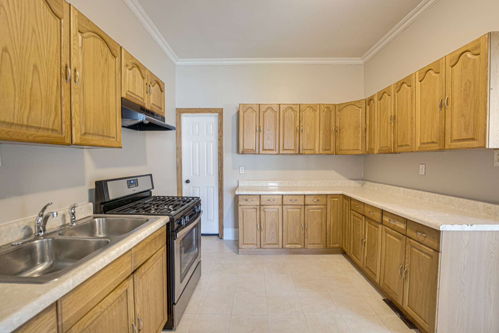 373 Cedar Street #373, Aurora, IL 60506