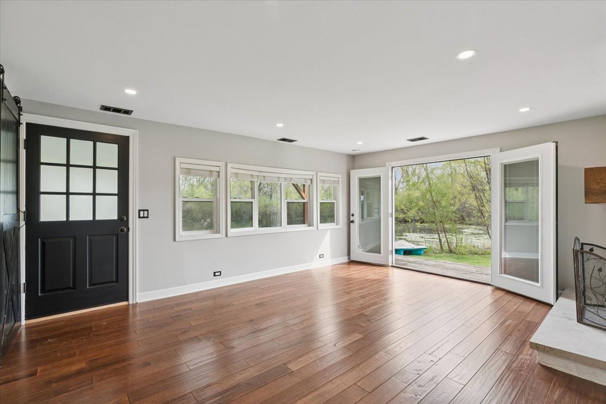 26701 W Karen Drive, Wauconda, IL 60084