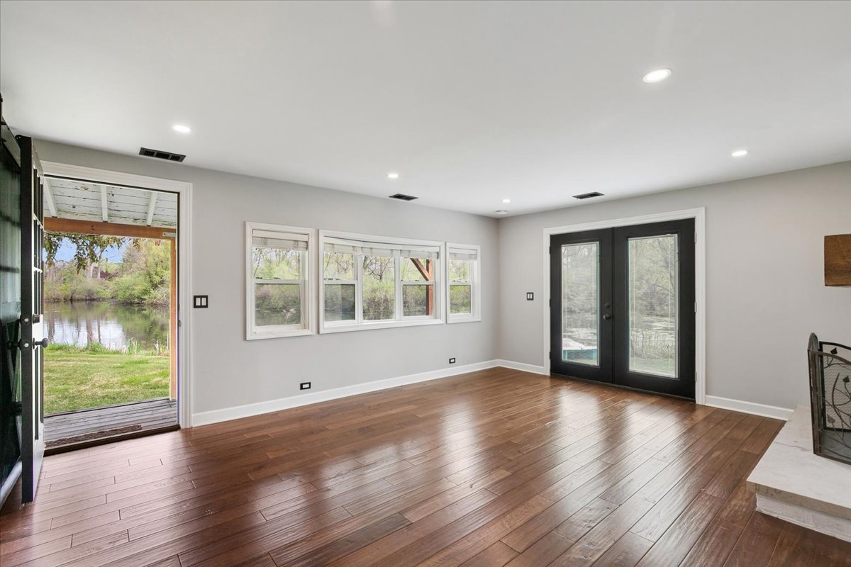 26701 W Karen Drive, Wauconda, IL 60084