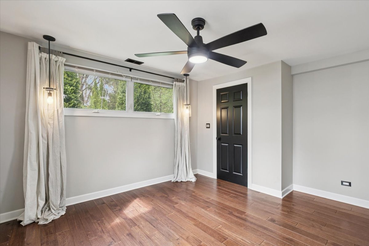 26701 W Karen Drive, Wauconda, IL 60084