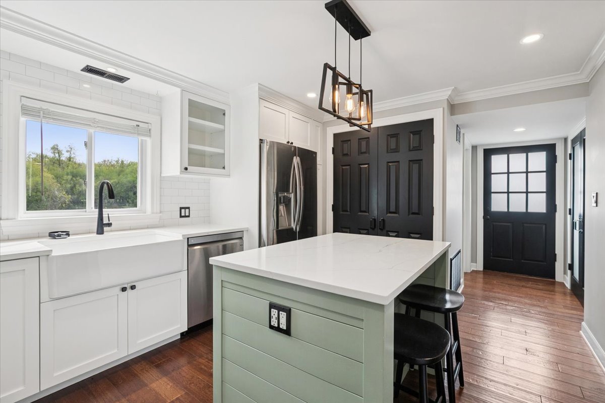 26701 W Karen Drive, Wauconda, IL 60084
