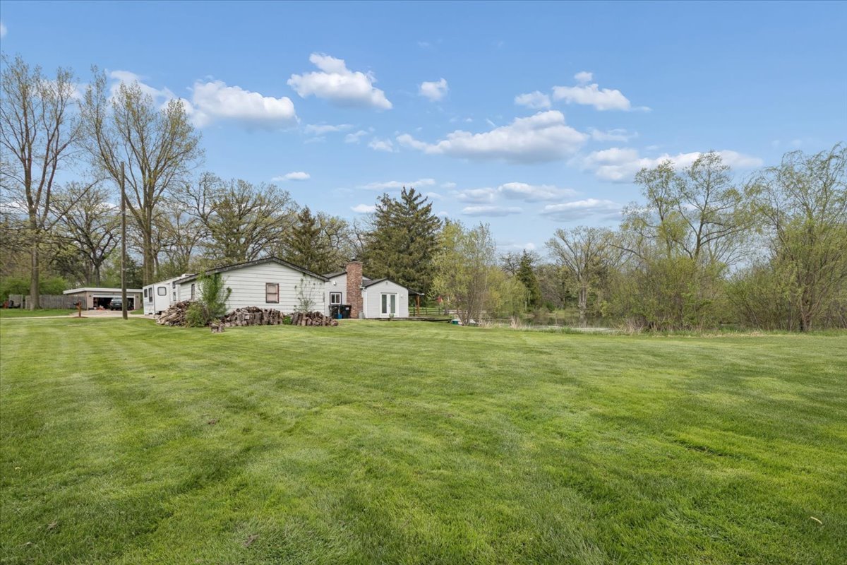 26701 W Karen Drive, Wauconda, IL 60084