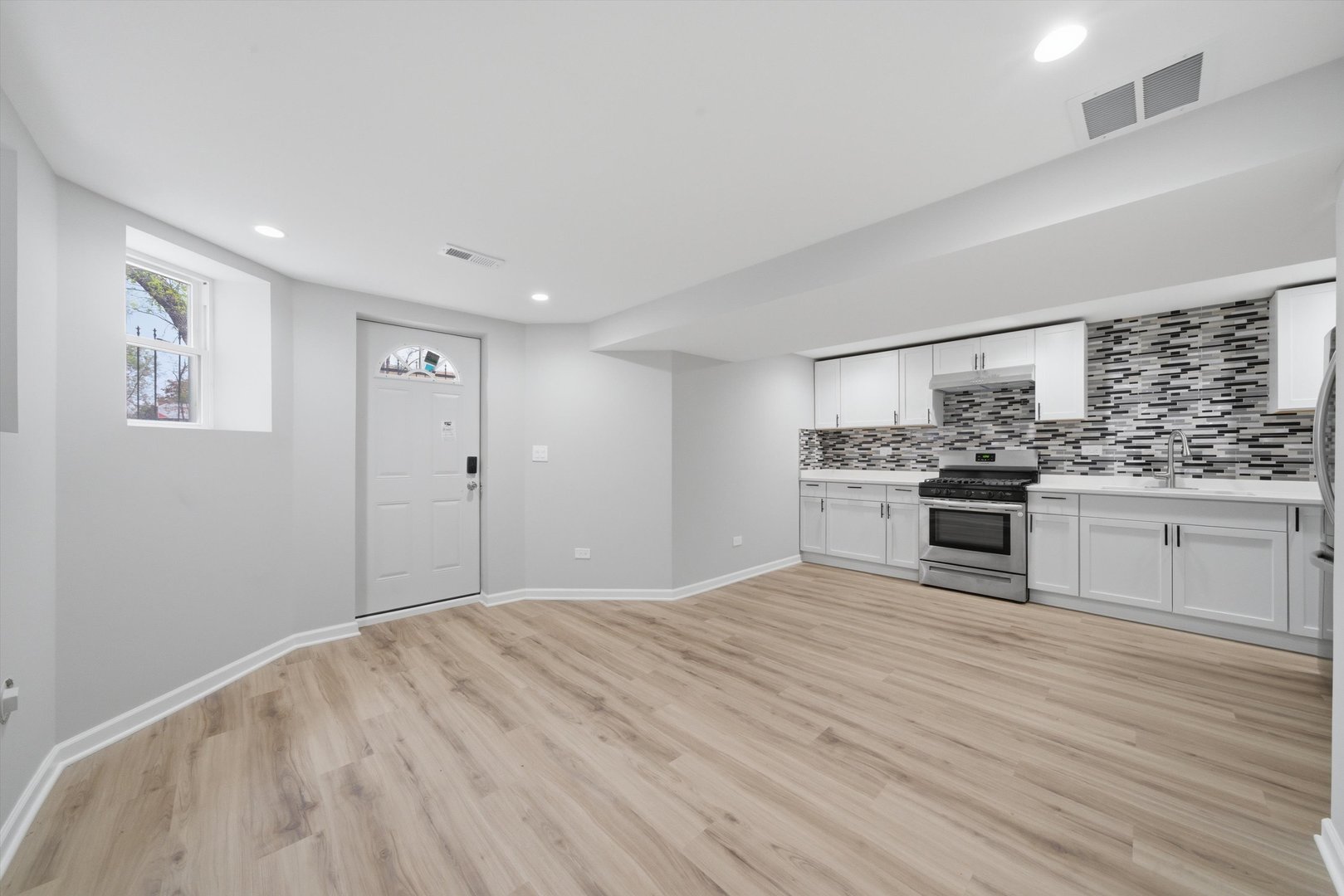 4532 W Maypole Avenue, Chicago, IL 60624