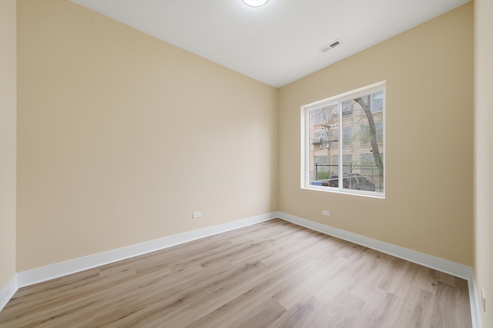 4532 W Maypole Avenue, Chicago, IL 60624