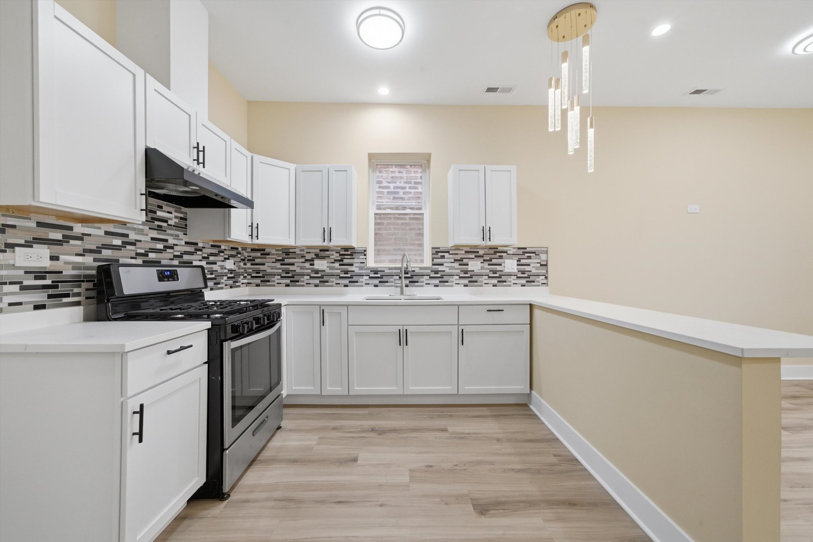 4532 W Maypole Avenue, Chicago, IL 60624