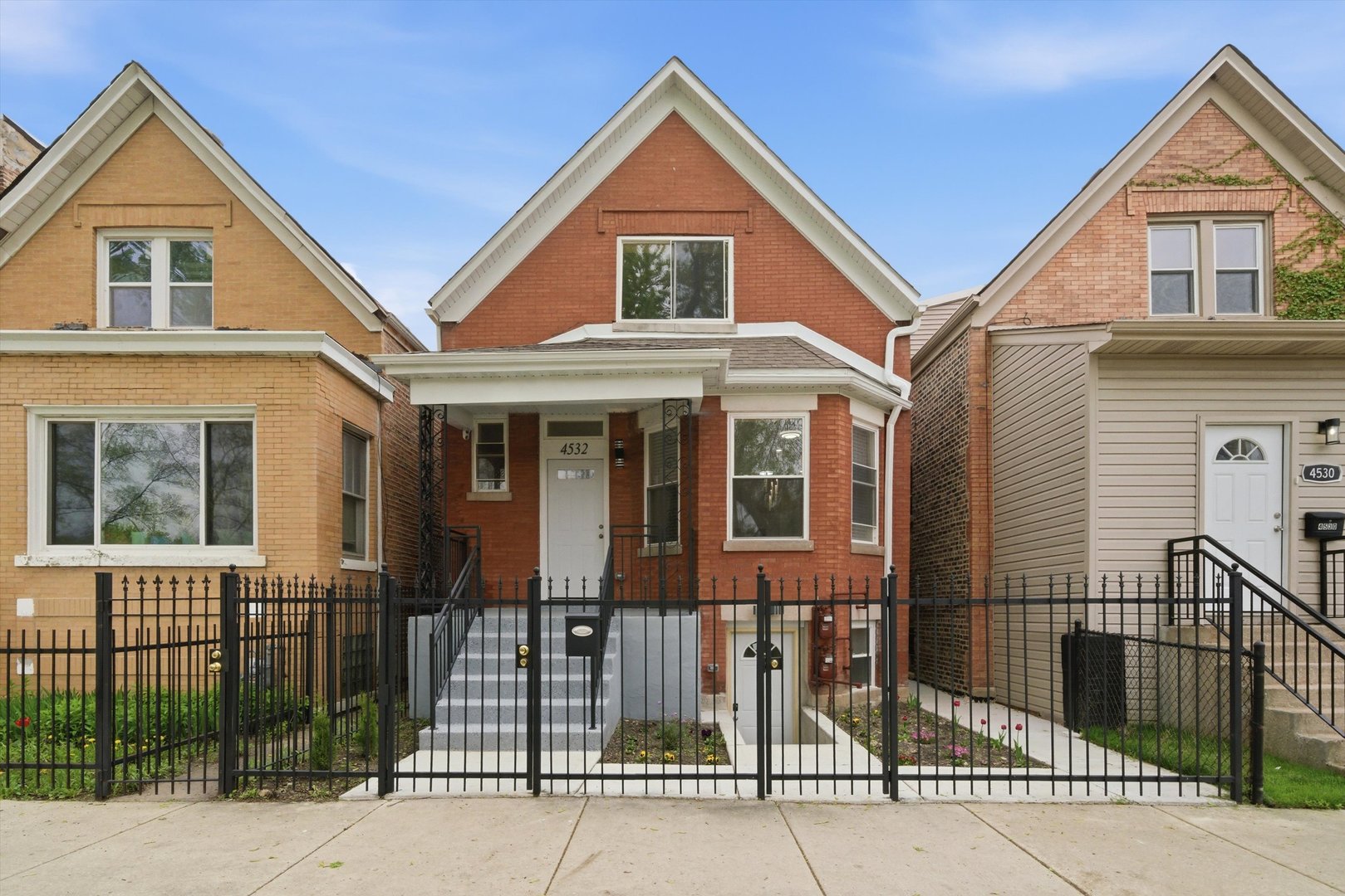 4532 W Maypole Avenue, Chicago, IL 60624
