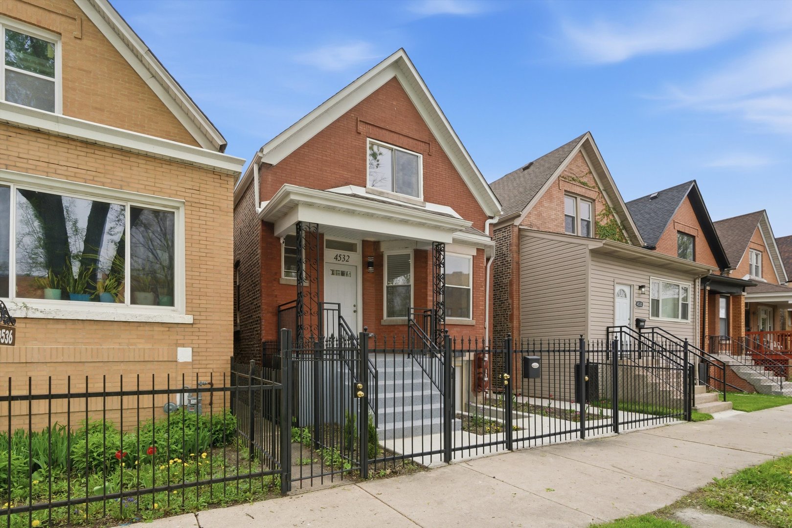 4532 W Maypole Avenue, Chicago, IL 60624