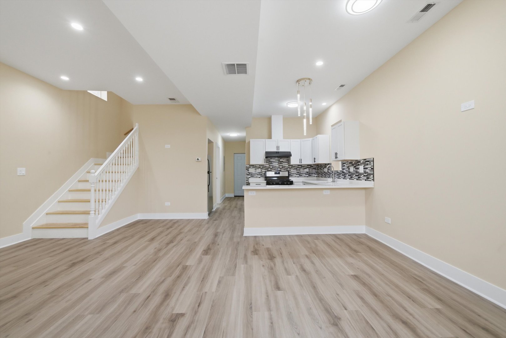 4532 W Maypole Avenue, Chicago, IL 60624