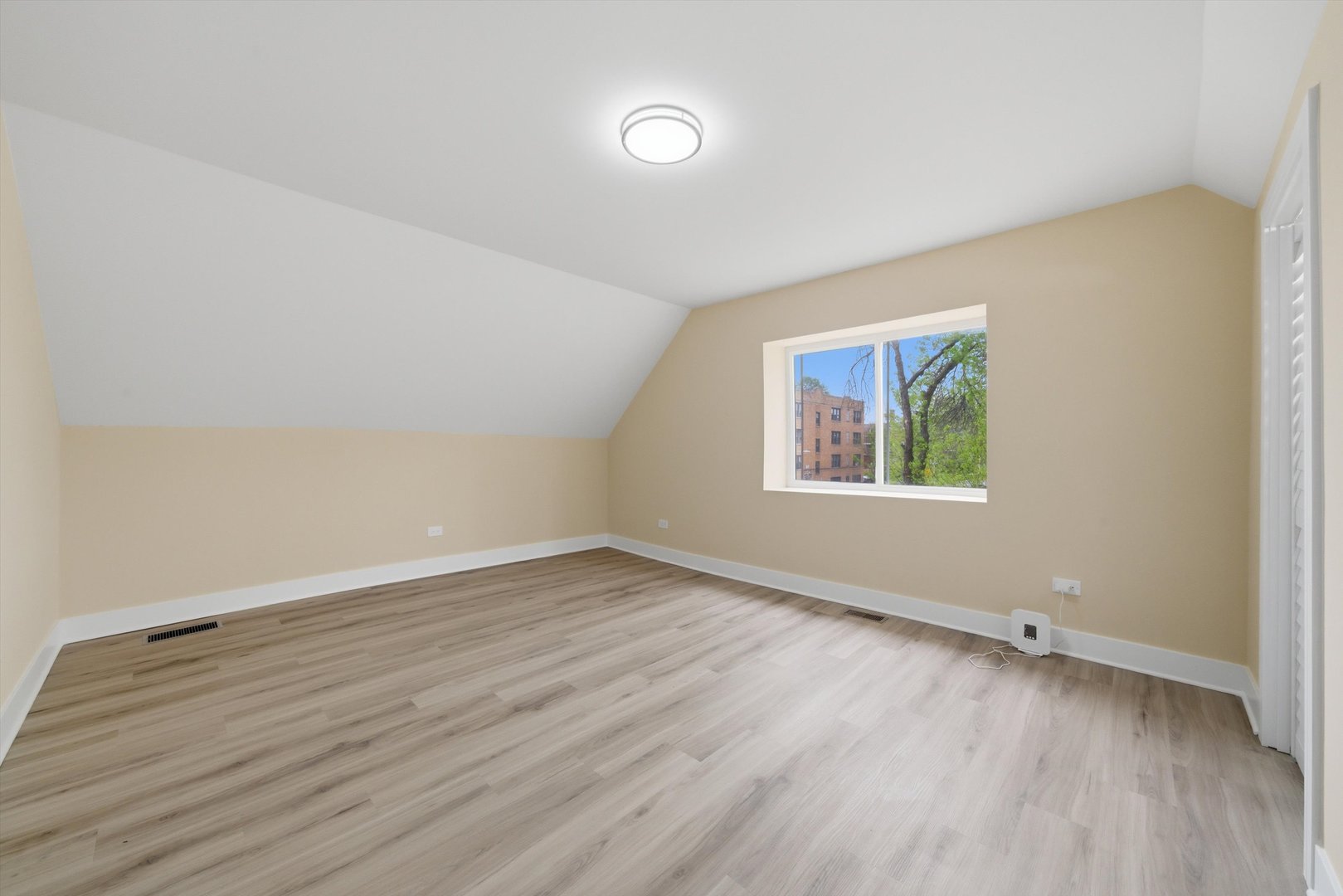 4532 W Maypole Avenue, Chicago, IL 60624