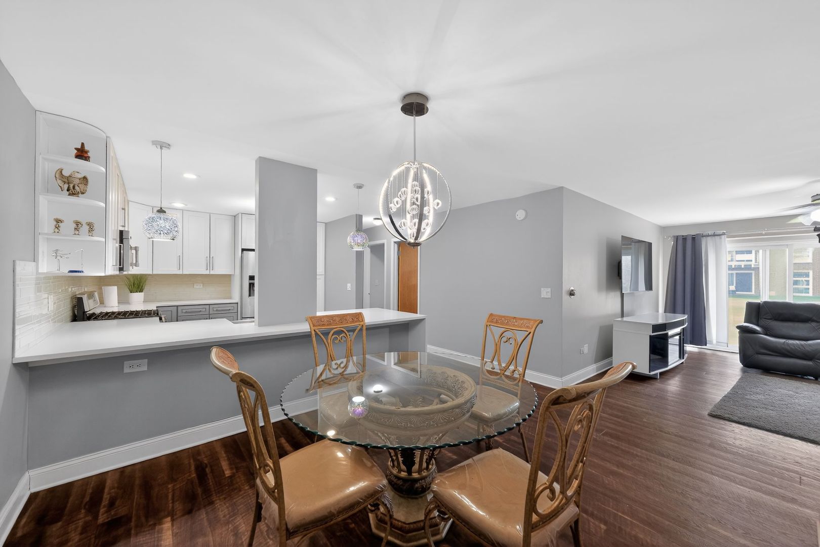 7225 W Higgins Avenue #103, Chicago, IL 60656